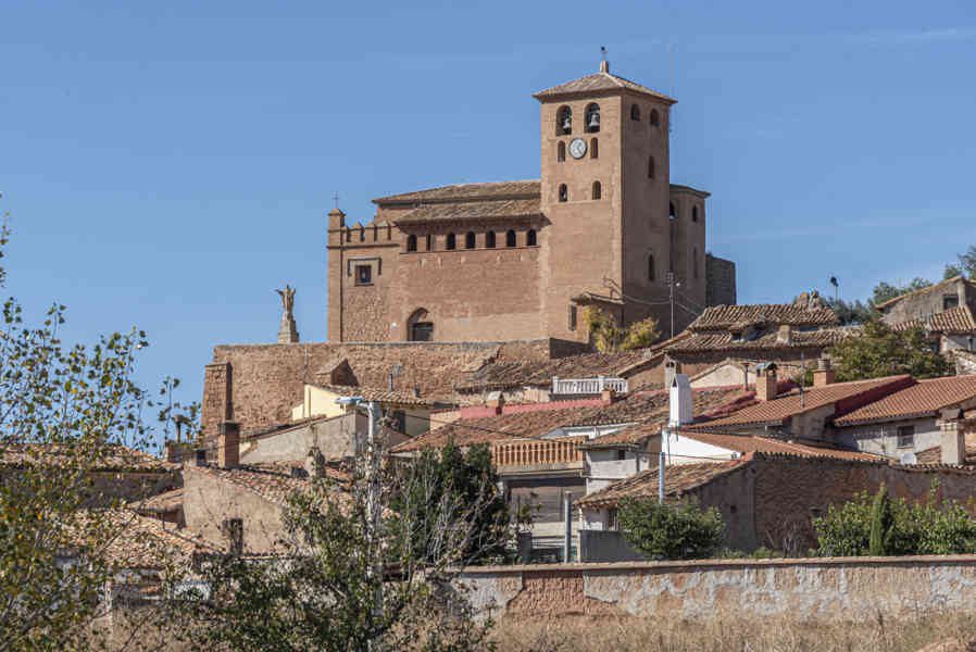 Zaragoza - Cervera de la Cañada 01 - iglesia de Santa Tecla.jpg